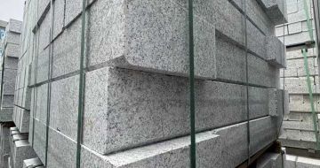 通辽芝麻白路牙石 马路牙子