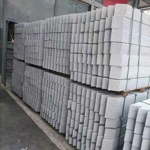 通辽芝麻白树围石 树池